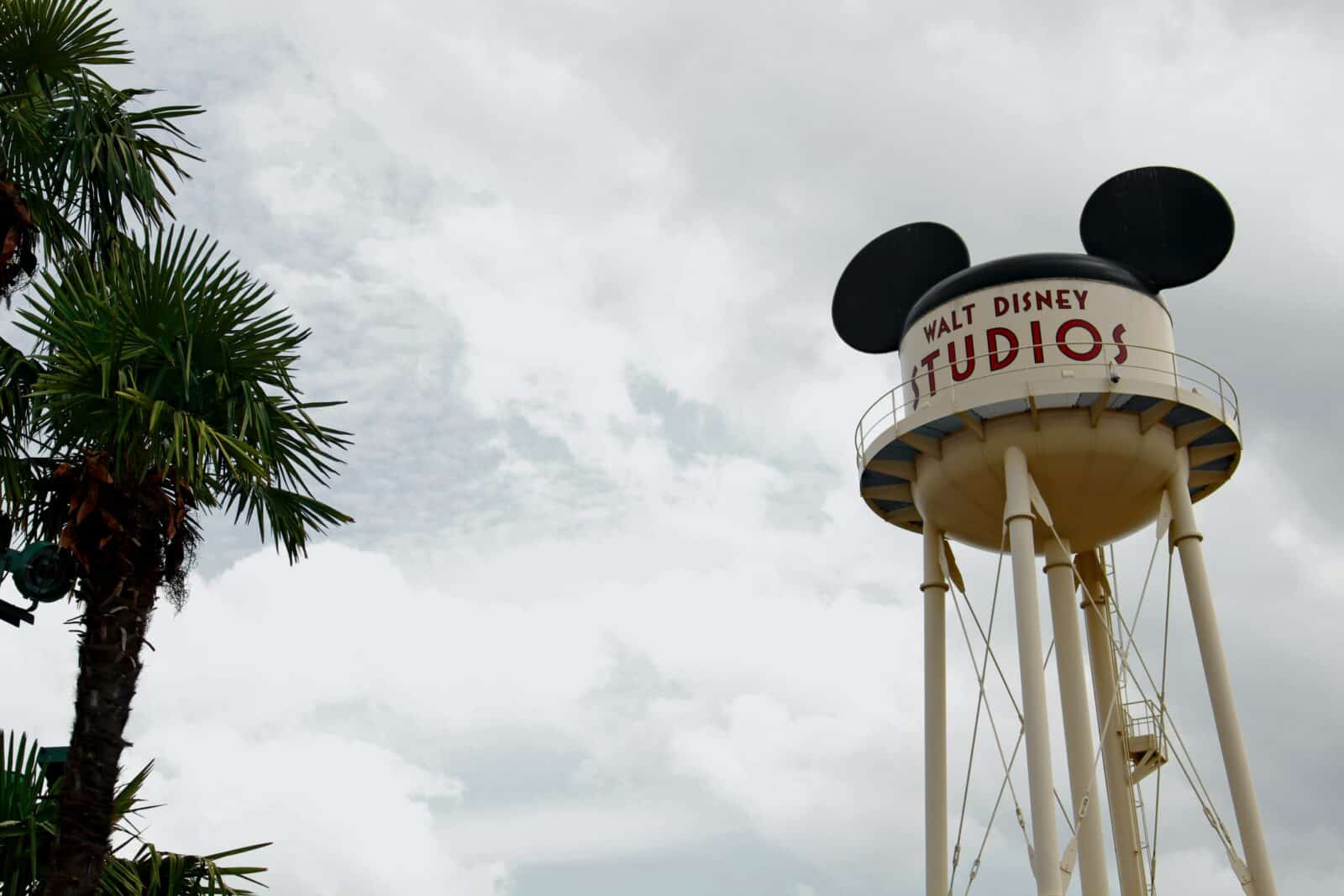 Disney+の加入者が240万人減少し、7,000人の人員削減が実行される